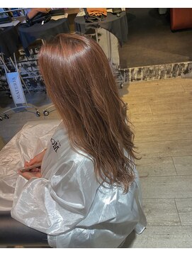 ニーゼロゼロナナ(2007) ピンクベージュ