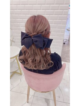 リルミー(Lilme) ふわふわロープ編み込みハーフアップ