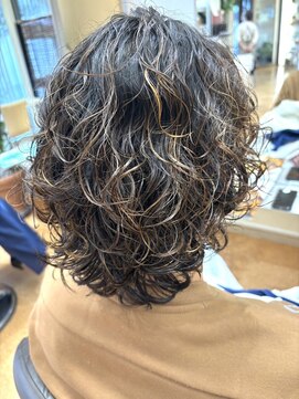 イツミヘアーループ(itsumi) メンズミディアムパーマ
