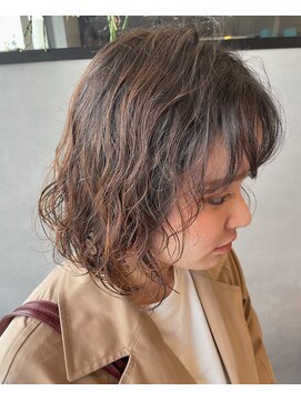 アチーブリス(achieve Liss) 大人可愛い立体感プードルパーマ透け感バング20代30代40代