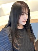 ロング韓国風レイヤー顔周りカット透明感カラーオリーブアッシュ