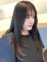 リッカ(RIKKA) ロング韓国風レイヤー顔周りカット透明感カラーオリーブアッシュ