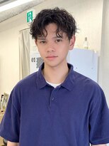 キジ(kiji)&nbsp;刈り上げセンターパートツイストスパイラルシャドウパーマ