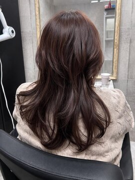 ポリマン 西新井(poliment) 上品なピンク系ブラウンに雰囲気が変わるレイヤーカット
