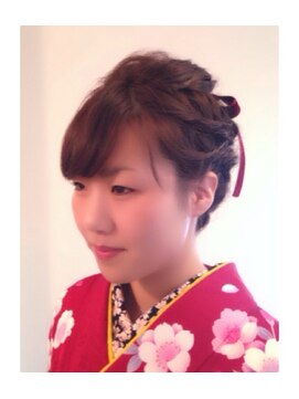 ヒマワリ(HIMAWARI) 卒業式  総編み込みリボンヘア