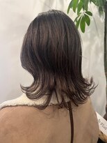 プルースラウンジ(Plus Lounge) ミディアムレイヤー顔周りレイヤー20代30代40代