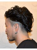 ツーブロックマッシュアップバングコンマヘアスキンフェード