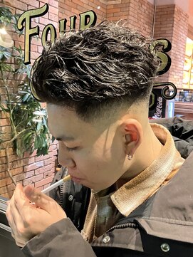 フォーコーナーズ(Four Corners) スキンフェード／スパイラルパーマ/宮城リョータ/バーバー