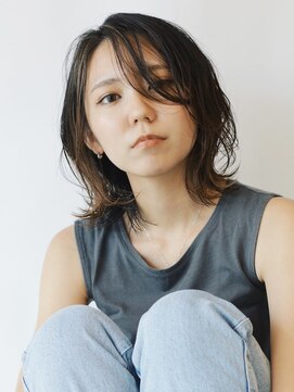 スリーマーク(THREE mark) 暗髪ハイライトミディアムレイヤー◎