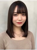 ストレートでもかわいいまとまりのある艶カット似合わせ