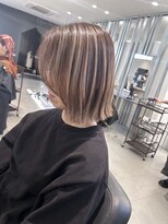 キング 高槻(K!ng) ハイライトカラーミルクティーベージュレイヤーカット