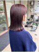 ○艶感ボルドーカラー/パツっとミディアムスタイル
