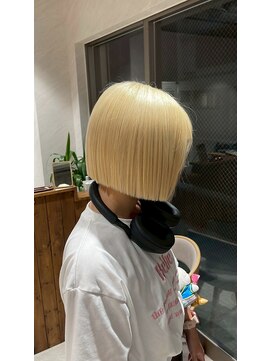 アドア 横浜(ADORE) 【ADORE 横浜】ぱっつんボブ×ブリーチブロンド