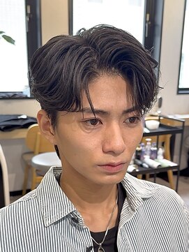 ノラ ギンザ(NORA GINZA) メンズショートフェザーパーマセンターパートニュアンスパーマ