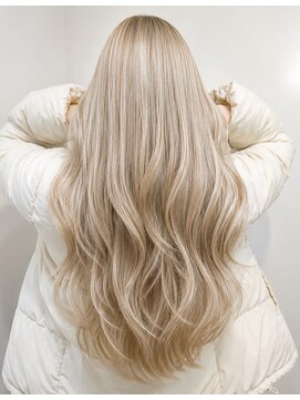 リリー シンジュク(Lilly) 【Lilly新宿】#ホワイトブロンド#ケアブリーチ#ダブルカラー