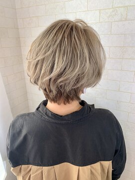 アルマヘア(Alma hair) プラチナベージュ☆ショートボブ