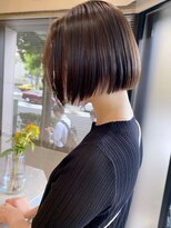 リノショアーズ 日本大通り店(RINOSHORES)&nbsp;大人ワンカラー切りっぱなしぱつっとミニボブ艶感深みブラウン