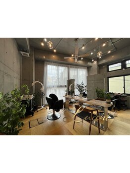 表参道のプライベート空間でくつろげる癒しのサロンタイム♪実力派スタイリストがマンツーマンで施術☆