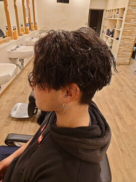 コダマ 茗荷谷店(KODAMA) スキンフェード/アップバング/コンマヘア/眉カット<理容室>