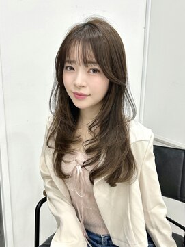 ユーフォリア 渋谷グランデ(Euphoria SHIBUYA GRANDE) レイヤーカット　ベージュカラー　顔まわりカット