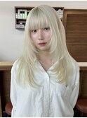ホワイトブロンド/レイヤーカット/ロングレイヤー/ケアブリーチ