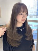 ぱっつん前髪 ロングレイヤー 重ためレイヤー オリーブカラー