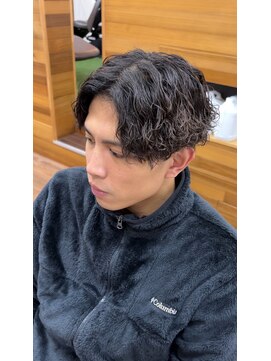 カリス ガーデン(Charis garden) センターパート/ツイストスパイラルパーマ