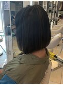 グレージュ×切りっぱなしボブ