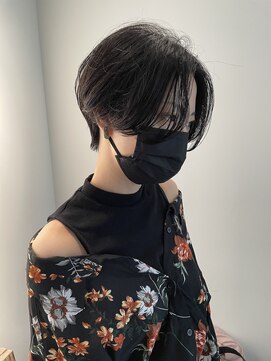 トレス(TRESS) センターパートショート　ハンサムショート　毛流れショート