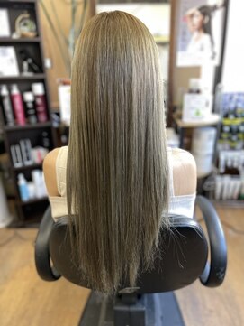 ティアラ ミネコラ×カラー