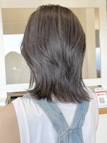 ミュール(mule)&nbsp;ミディアムウルフ/グレージュカラー/ブリーチ2回目安