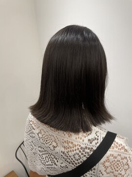 リリアーナ(LILIANA) ボブ 韓国 カラー トリートメント 髪質改善 縮毛矯正 前髪カット