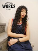 ロングカーリースパイラルパーマ女子