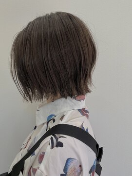 プレジールバイラファブリック(PLAISIR by LA FABRIQUE) PLAISIR/佐々木　透明感グレーカラー　切りっぱなしボブ　草加