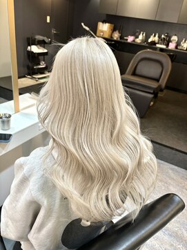 ブレンド 渋谷(BLend) 20代30代40代白髪ぼかしハイライト小顔ショートボブミニウルフ