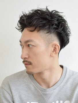 シロ(ciLo) メンズパーマ × アップバング