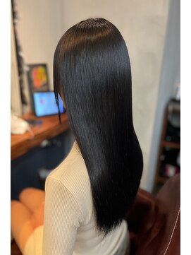 スローネ(THRONE) 縮毛矯正で艶髪／20代30代40代／新宿／髪質改善