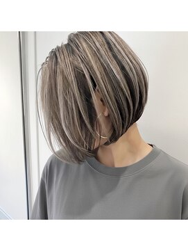 ハウス(the HOUSE) グレージュハイライトボブ