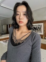 トゥコ(tuco)&nbsp;オリーブカラー　ミディアムパーマ　ゆるめパーマ　スパイラル