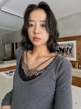 トゥコ(tuco) オリーブカラー ミディアムパーマ ゆるめパーマ スパイラル