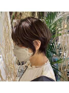 キャパ(CAPA) 透明感ベージュの丸みショートボブ