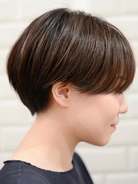 エムクランメイクス 原宿 表参道(m.clan MAKE'S) 大人かわいい 小顔 センターパート[丸みショート/ミニマムボブ]