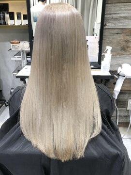 トルネード(TORNADO) 韓国風艶髪ストレート LAケラチントリートメント 美髪　M117