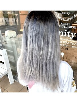 トリニティ(trinity) 超透明感・ホワイト系2ブリーチカラー【豊見城・糸満・南風原】