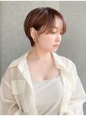 ショート×顔周り×前髪×シルキーベージュ×グレージュカラー