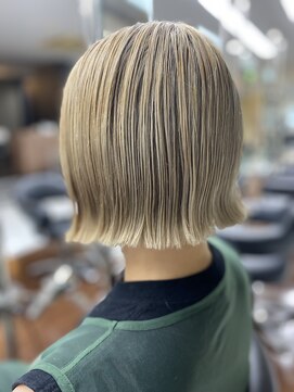 シャンプーボーイエイムス(SHAMPOO BOY aims) ハイトーンボブ