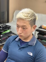 ケン(KEN)&nbsp;ツーブロックハイトーンカラー