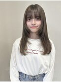 たっぷりレイヤースタイル　透明感アッシュ　大須