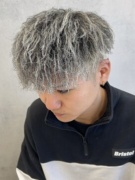 ルースト 西院店(ROOST) 縦落ちツイスト×ホワイトハイライト