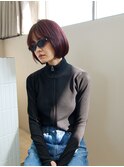 内巻きボブ顔まわりウルフブリーチなしチェリーカラー